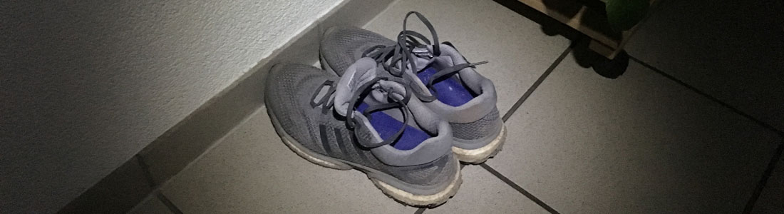 Schmutzige Turnschuhe